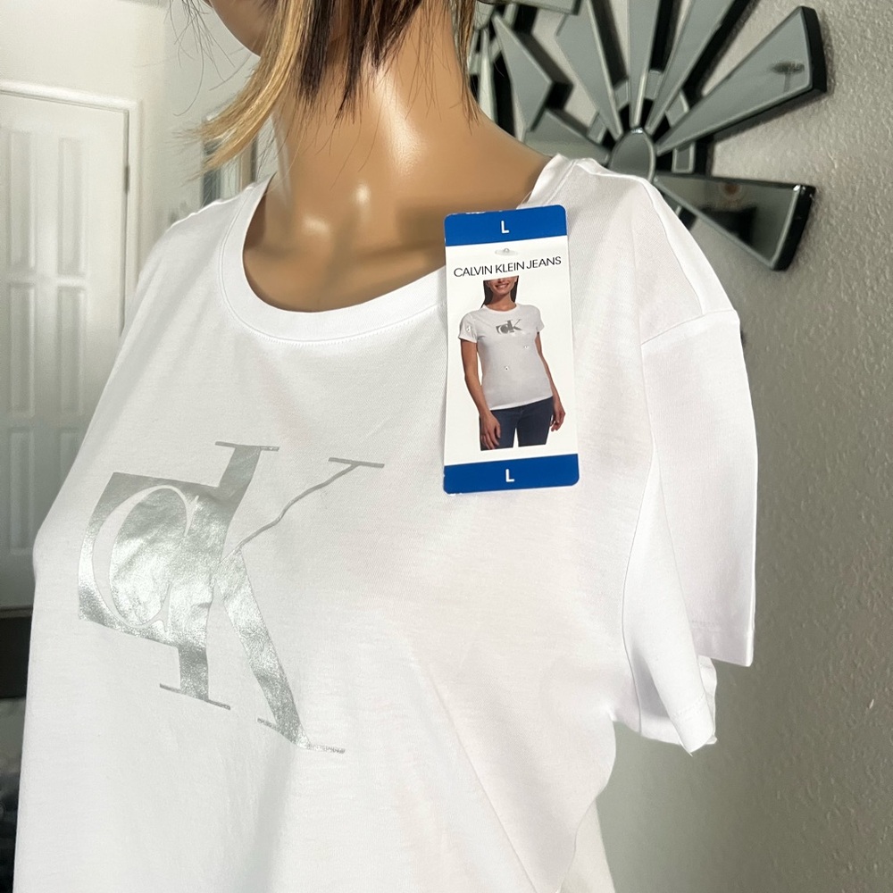 NWT Calvin Klein Jeans Silver Logo Tee, Printed Short Sleeve Round Neck T-Shirt